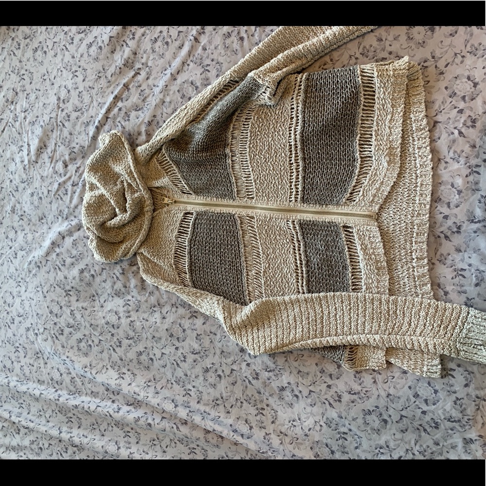 Knitted long sleeve shirt